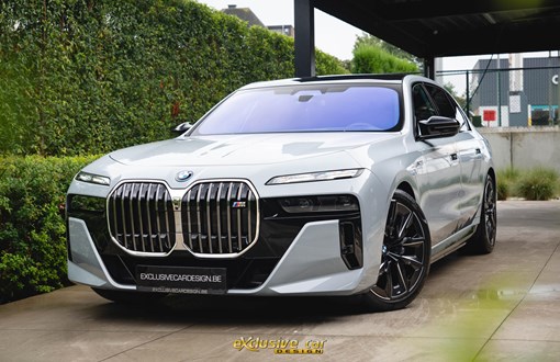 BMW i7